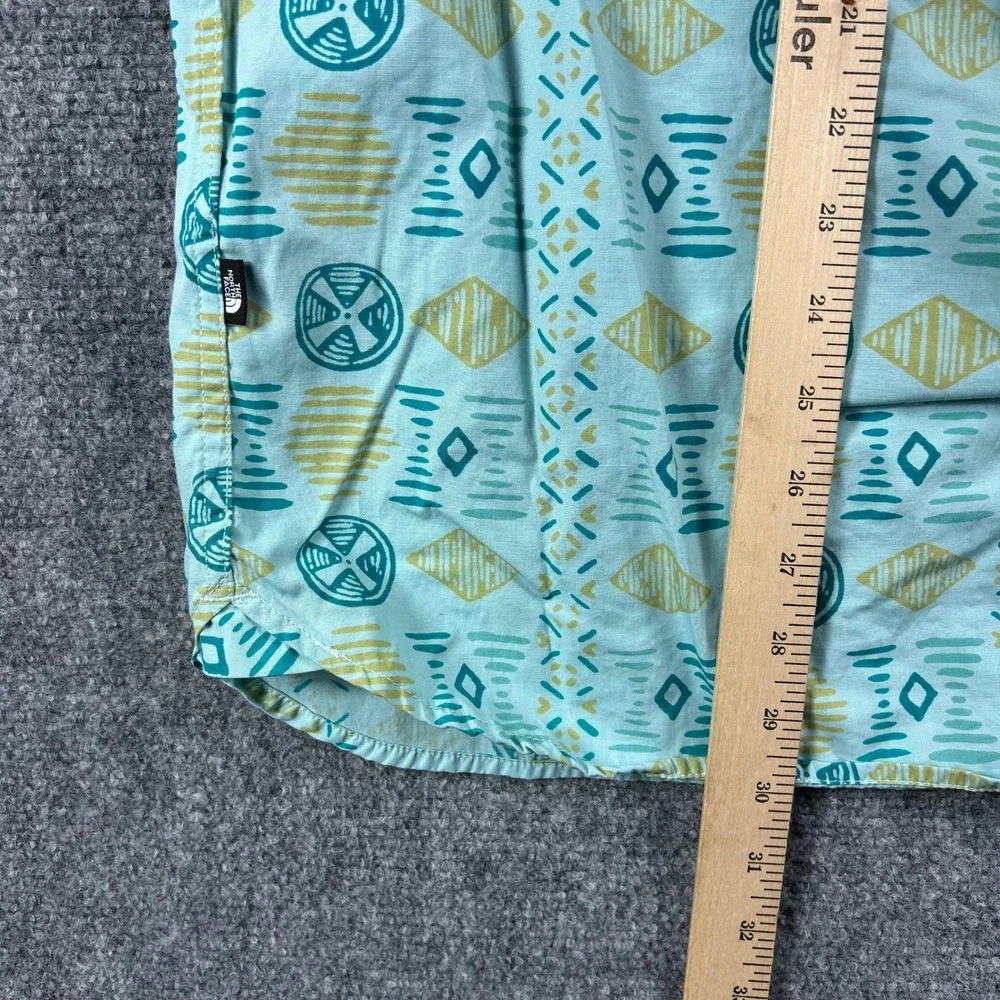 The North Face‎ Button Up Shirt Mens XL Teal Geometric Tribal Print Short Sleeve